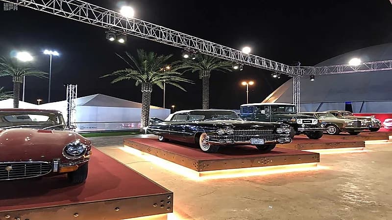 16.5 مليون قيمة مبيعات اليوم الثاني في معرض السيارات