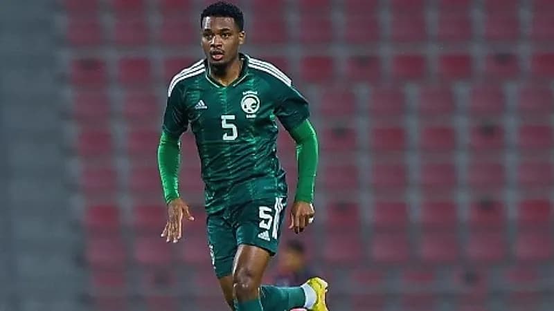 الخليج يتعاقد مع مدافع نادي الهلال