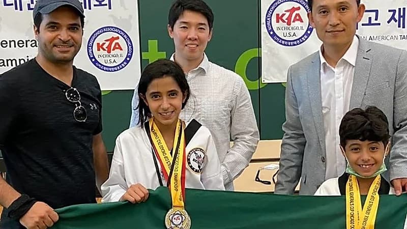 قصة طفلان سعوديان حصدا ميداليتين ذهبيتين في التايكوندو بنيويورك