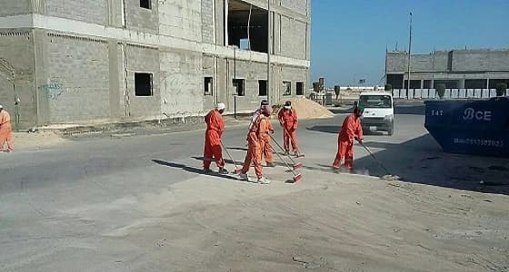 بلدية " الخفجي " تواصل حملاتها للقضاء على المخلفات