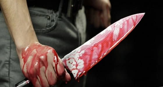 مصري يمزق جسد شاب بالسكين بسبب مشروبات ساخنة