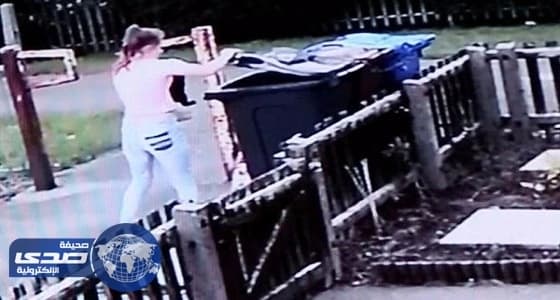 بالصور.. فتاة تتخلص من قطتها بطريقة مروعة