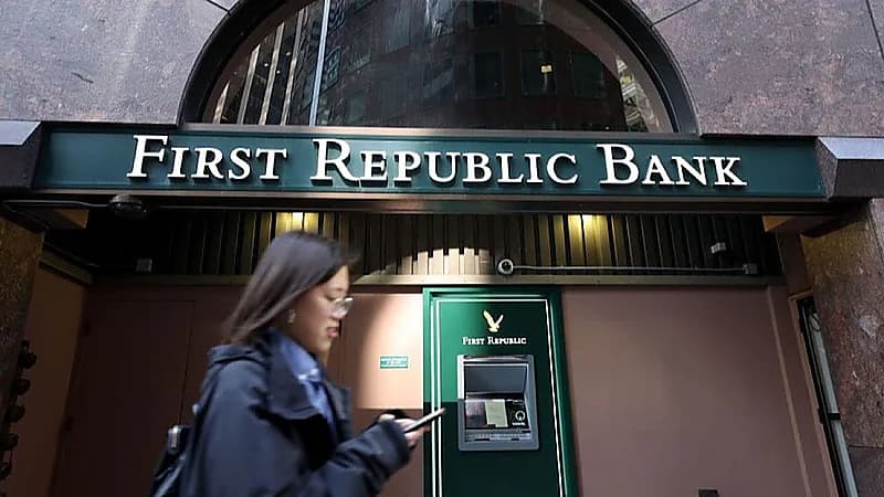 انهيار بنك فيرست ريبابليك الأمريكي بنحو 47%