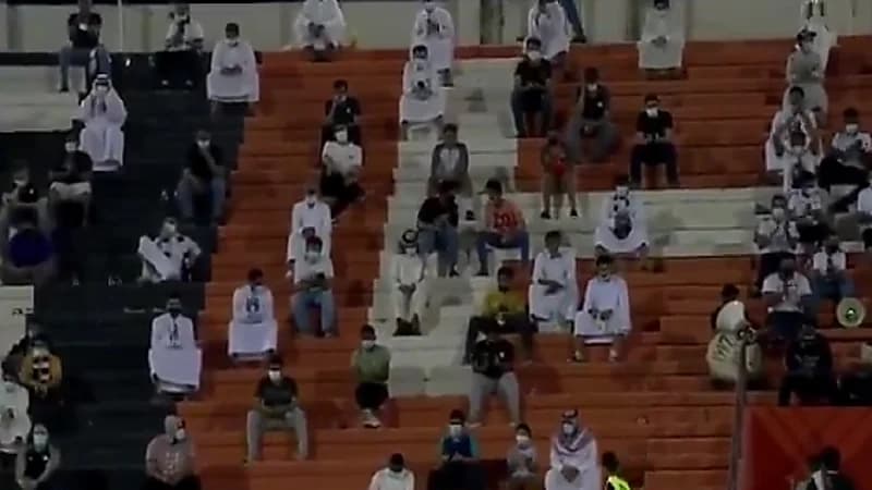 بالفيديو.. جماهير الشباب والعين يحيون أبطال الأمن والصحة بتصفيق حار