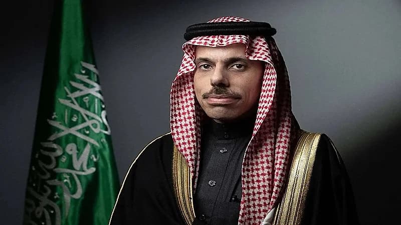وزير الخارجية يتلقى اتصالاً هاتفيًا من نظيره الإيراني
