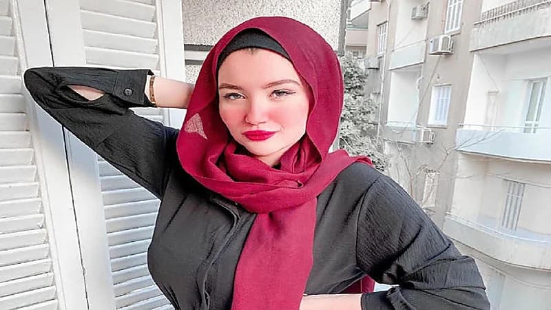 فتاة التيك توك تنتظر إخلاء سبيلها بعد اتهامها بالاتجار في البشر