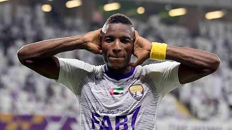 العلا يقدم عرضًا رسميًا لضم لابا