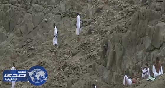 مخالفون يتسلقون الجبال لدخول مشعر منى