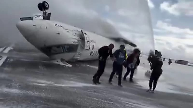 طيران دلتا تقدم تعويض سخي لركاب طائرتها المقلوبة .. فيديو