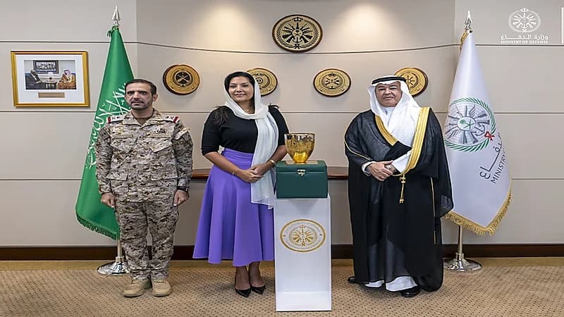 الأميرة ريما بنت بندر تزور الملحقية العسكرية في واشنطن.. صور