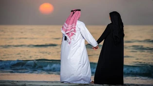 مستشار أسري يكشف عن سلوك رائع يجدد حيوية الحياة الزوجية