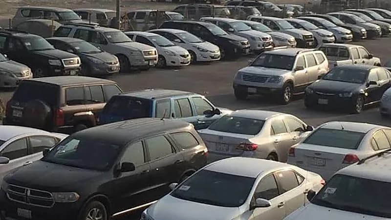 مزاد علني لبيع سيارات وبضائع منوعة بجمرك جسر الملك فهد