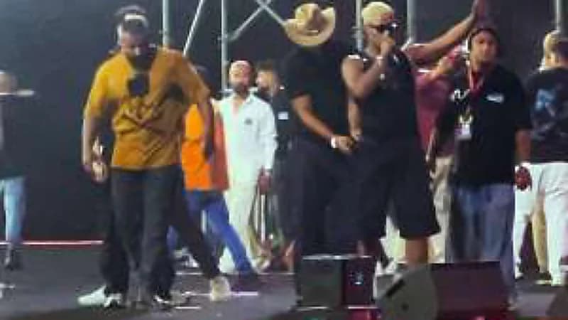 انفجار مفاجئ يُوقف حفل محمد رمضان في الساحل الشمالي.. فيديو