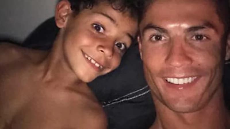 نجل كريستيانو يخطف الأنظار بعبارة: الحمد لله