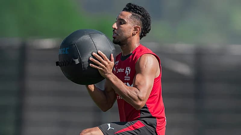 أوليفيرا يراقب أوزان لاعبي الهلال في معسكر ألمانيا