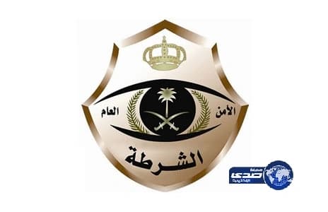 بالفيديو.. رجل ينقذ كلب من أفعى ضخمة