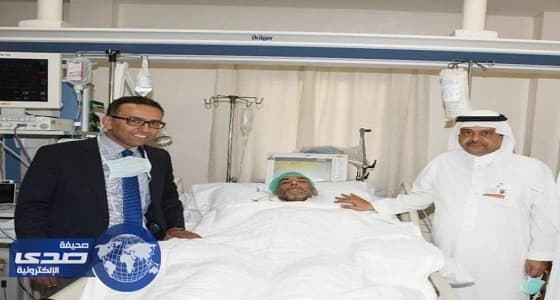 عشرينية تنهي معاناة والدها السوري بفص من كبدها بمستشفى خاص بجدة