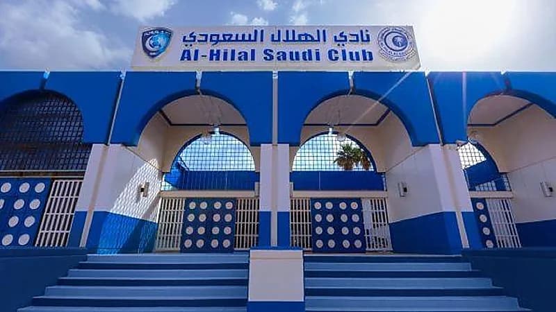 مواطن يكشف تفاصيل منع ابنه من دخول نادي الهلال: قدم له الهدايا