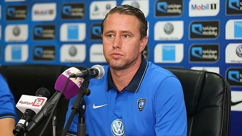 مدرب الأهلي للاعبين: مباراة الدحيل مهمة لنا ويجب ألا نخسرها بأي طريقة