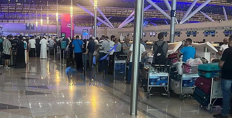 حال من الفوضى في مطارات العالم وإيقاف الطيران بالعالم مرتقب .. فيديو