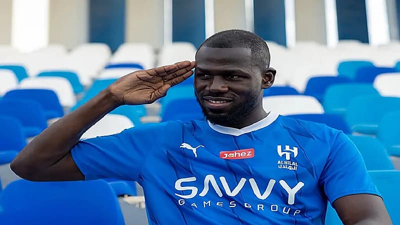 كوليبالي يفكر في الرحيل عن الهلال