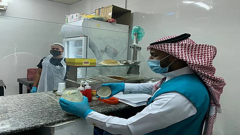 أمانة الشرقية تنفذ 1183 جولة رقابية في الأسواق والمراكز التجارية