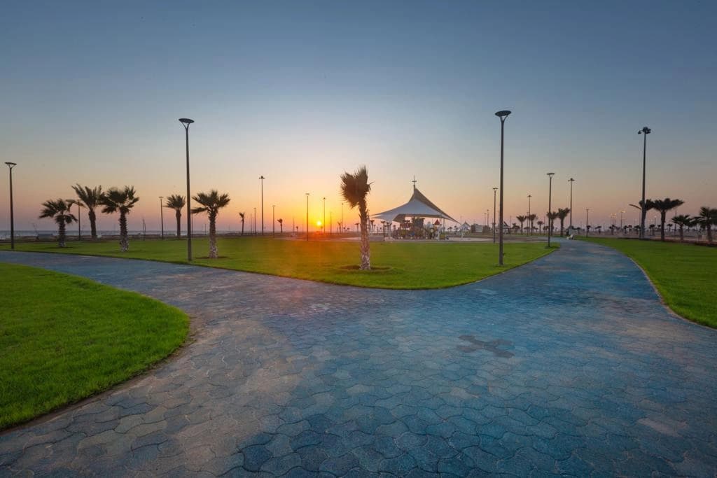 شاهد.. لحظة هطول أمطار غزيرة بينبع