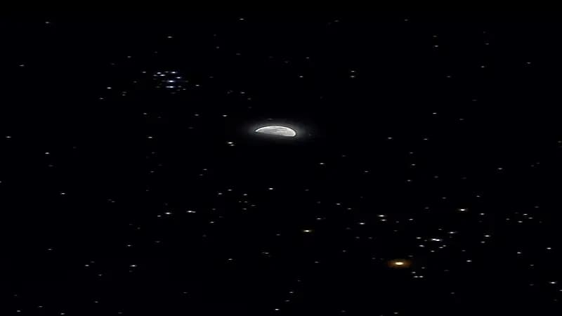 فلكية جدة ترصد اقتران القمر بالثريا اليوم