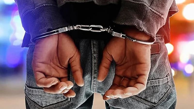 القبض على صاحب مكتب استيراد تحرش بسيدة في طريق عام