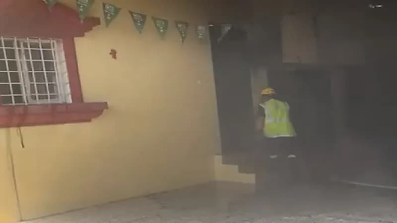 شاهد.. اندلاع حريق بمدرسة ابتدائية في عسير