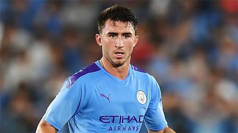 مانشستر سيتي يرفض رحيل لابورت إلى برشلونة
