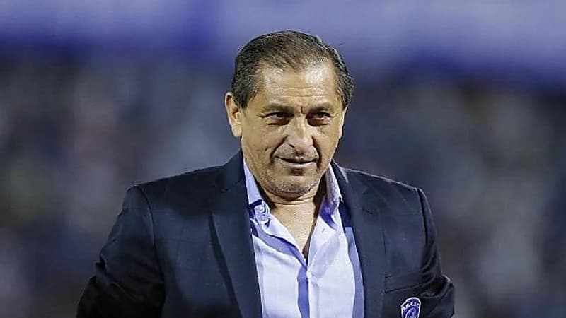 الهلال ينتظر قرار دياز بشأن القائمة الآسيوية