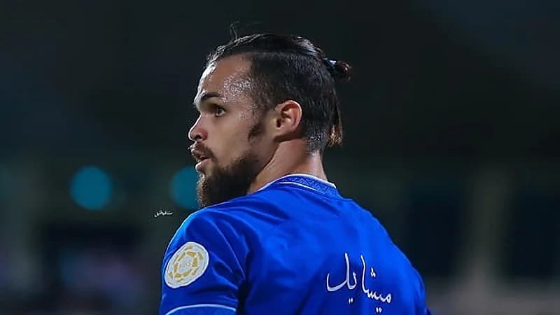 فلامنجو يكشف حقيقة التفاوض مع ميشيل