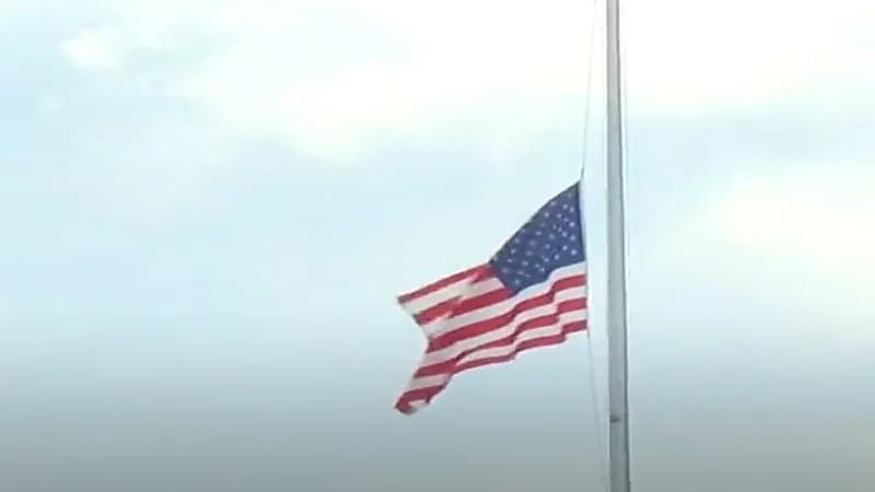 شاهد.. البيت الأبيض ينكس الأعلام الأمريكية حدادا على وفاة ملكة ‎بريطانيا 