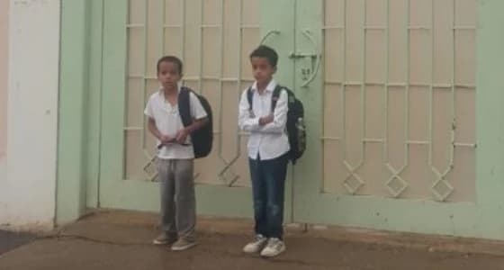بالفيديو.. قطر تلجأ إلى كسر جدار من الفلين رمزًا لفك المقاطعة العربية