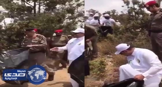 شاهد.. تجمع أهالي معتقلي الاحتجاجات في إيران أمام سجن " أفين "