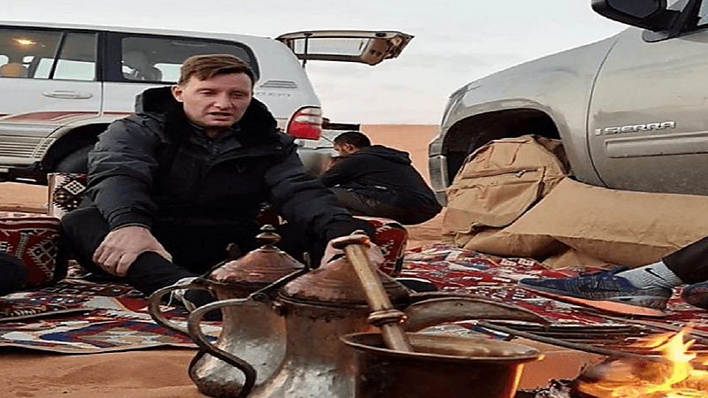 شاهد.. مدرب النصر يستمتع بنزهة برية مع اللاعبين في الثمامة