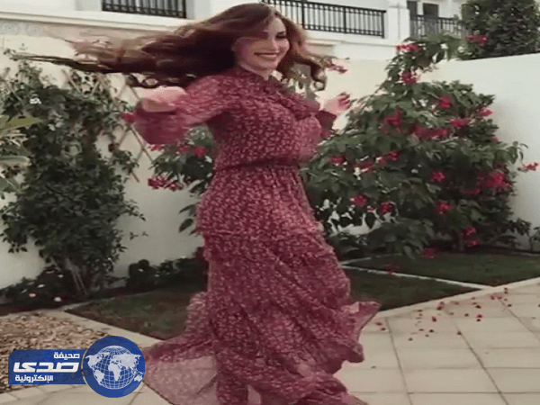 " نسرين طافش " تٌثير ضجة علي مواقع التواصل الاجتماعي برقصها العفوي ( فيديو)