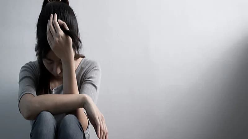 بالفيديو ..نصائح لتخفف من أعراض الاكتئاب الموسمي