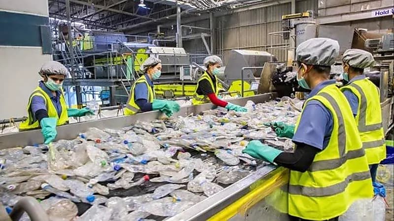 نسبة النفايات الصناعية المعاد تدويرها تبلغ 522%