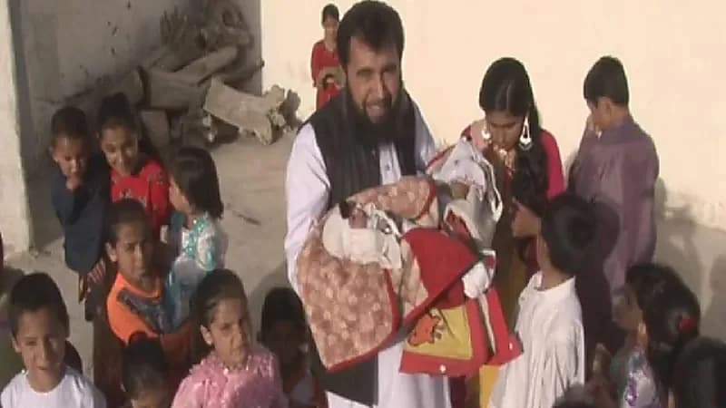 باكستاني يرزق بابنه الـ 60 ويرغب في إنجاب المزيد!