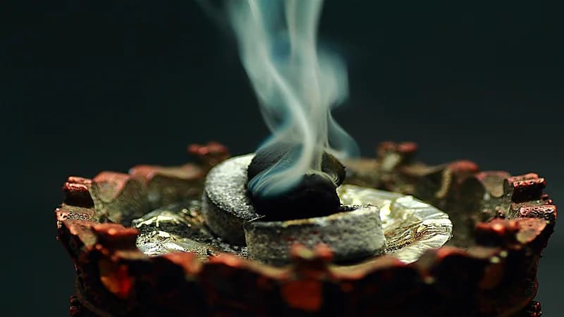 استشاري: البخور يجب ألا يزيد عن 10 دقائق بالأسبوع لتجنب السرطان