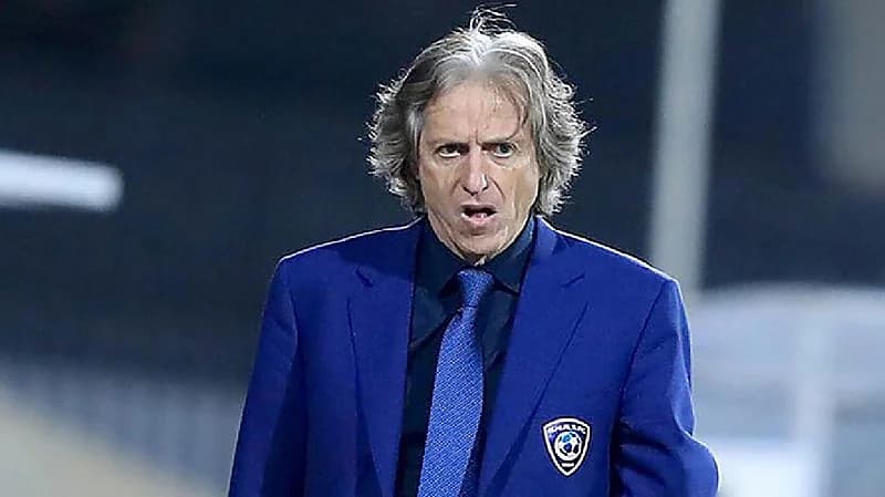 مدرب الهلال السابق على رادار النصر