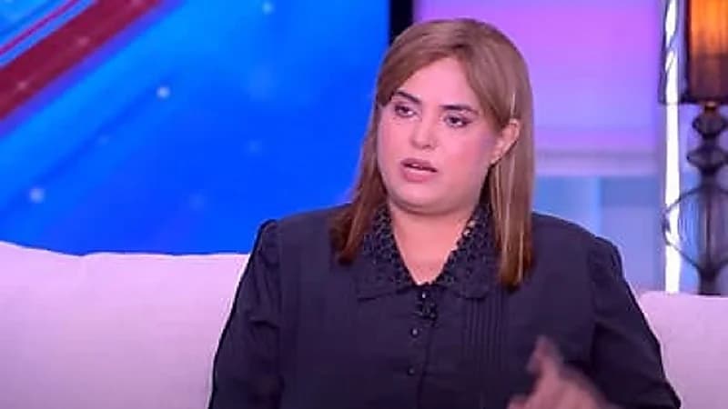 وفاء مكي تكشف تورط فنانة شهيرة بقضية تعذيب خادمتين بعد 22 عام