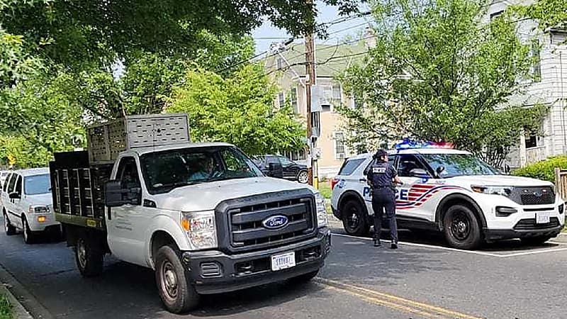 دب عملاق ينهي حياة رجل بطريقة وحشية