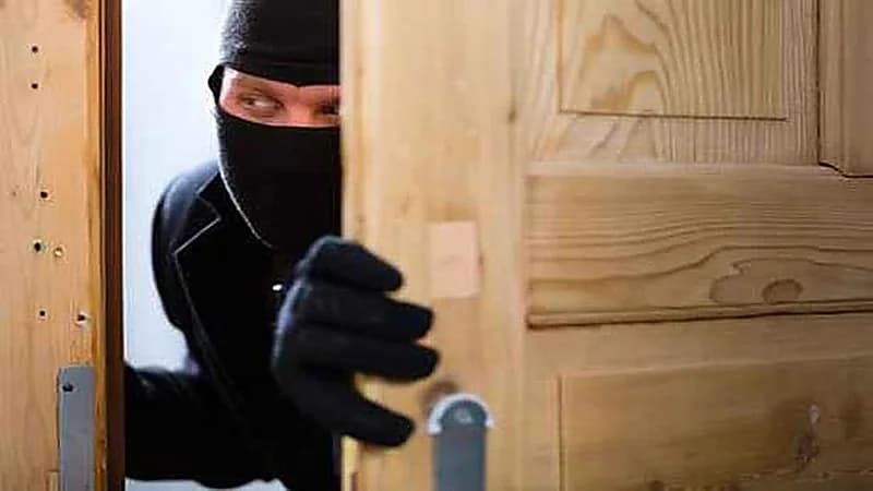 لص يتراجع عن السرقة لسبب غريب