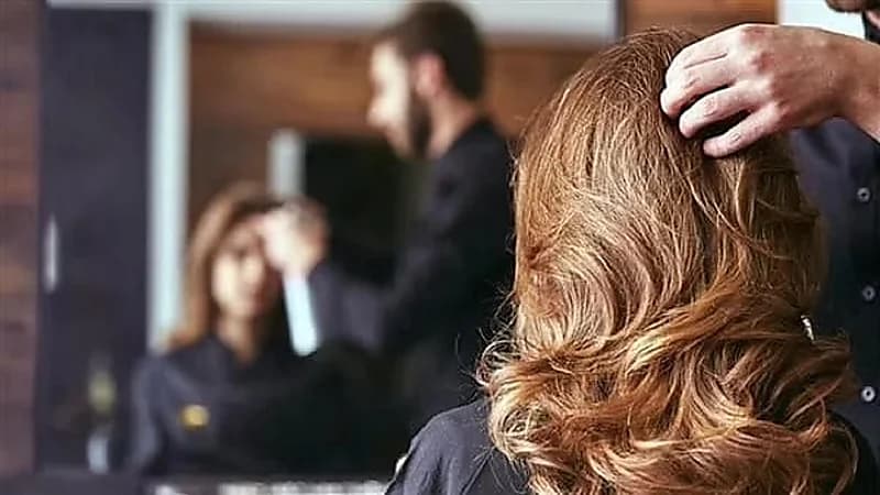 مصففي الشعر و عمال البناء وصناعة الملابس الأكثر عرضه للإصابة بالسرطان