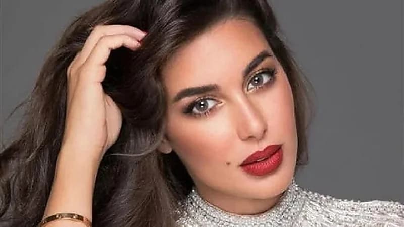 ياسمين صبري تبرز رشاقتها بملابس جذابة.. صور