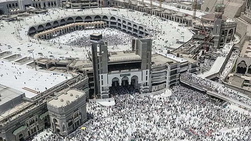 أسرار عملية "خطوة خطوة" لتحرير الحرم المكي من أيدي جماعة جهيمان.. فيديو