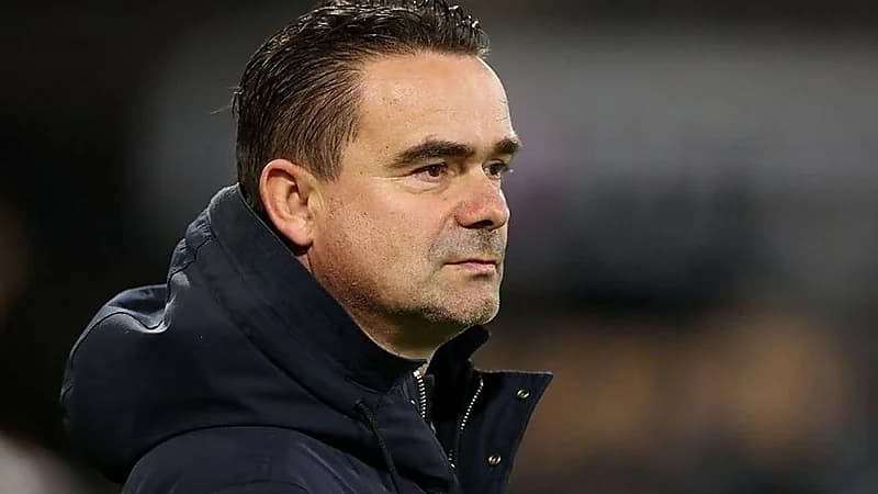 أوفرمارس يتورط في فضيحة جنسية تمنعه من التدريب